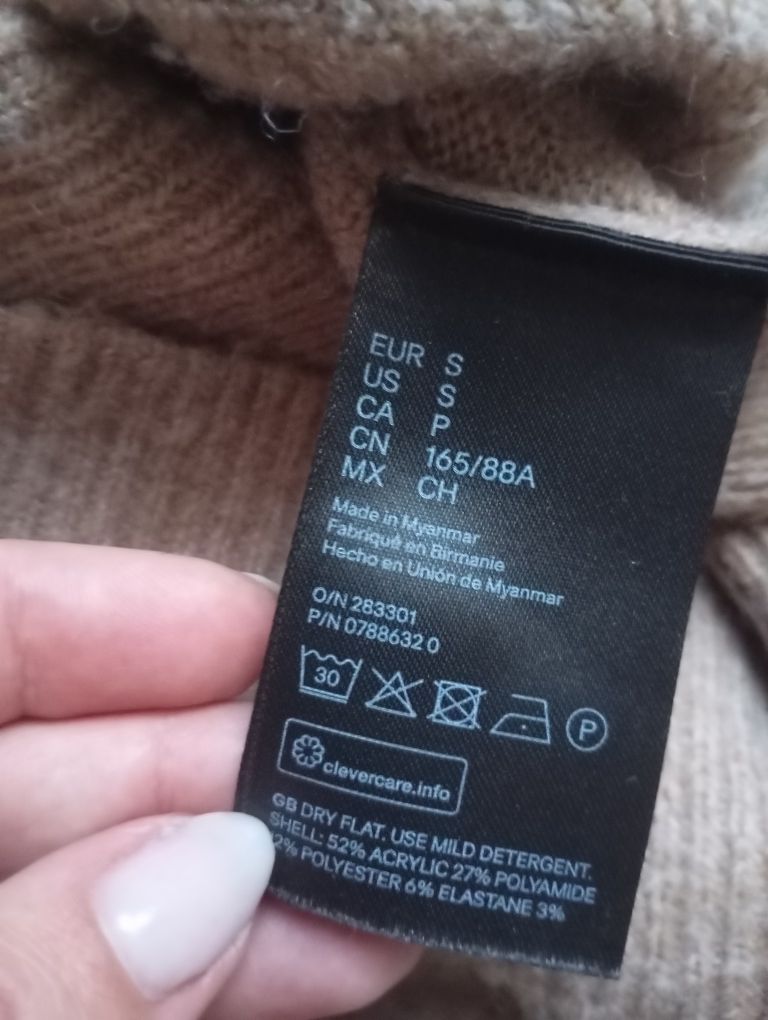 H&M S-M klasyczny karmelowy sweter golfem