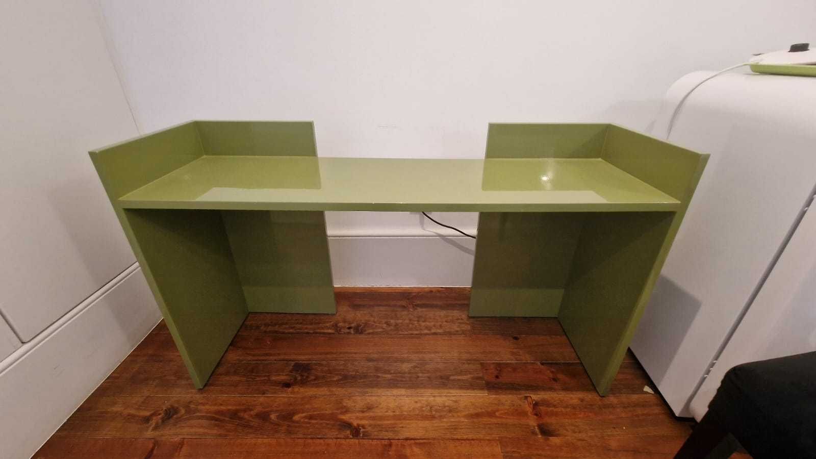 Mesa/Consola Design | Verde Oliva Lacado | 120cm | Porto