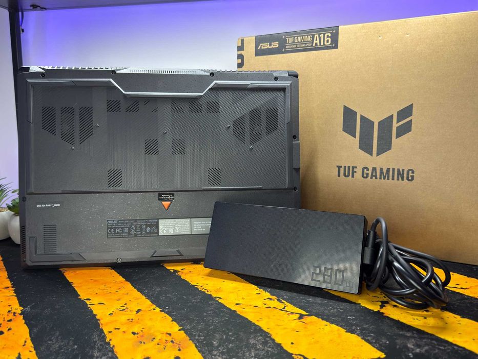 Asus Tuf A16, rx7700s 8gb, ryzen 7-7735, 165 hz, ddr5