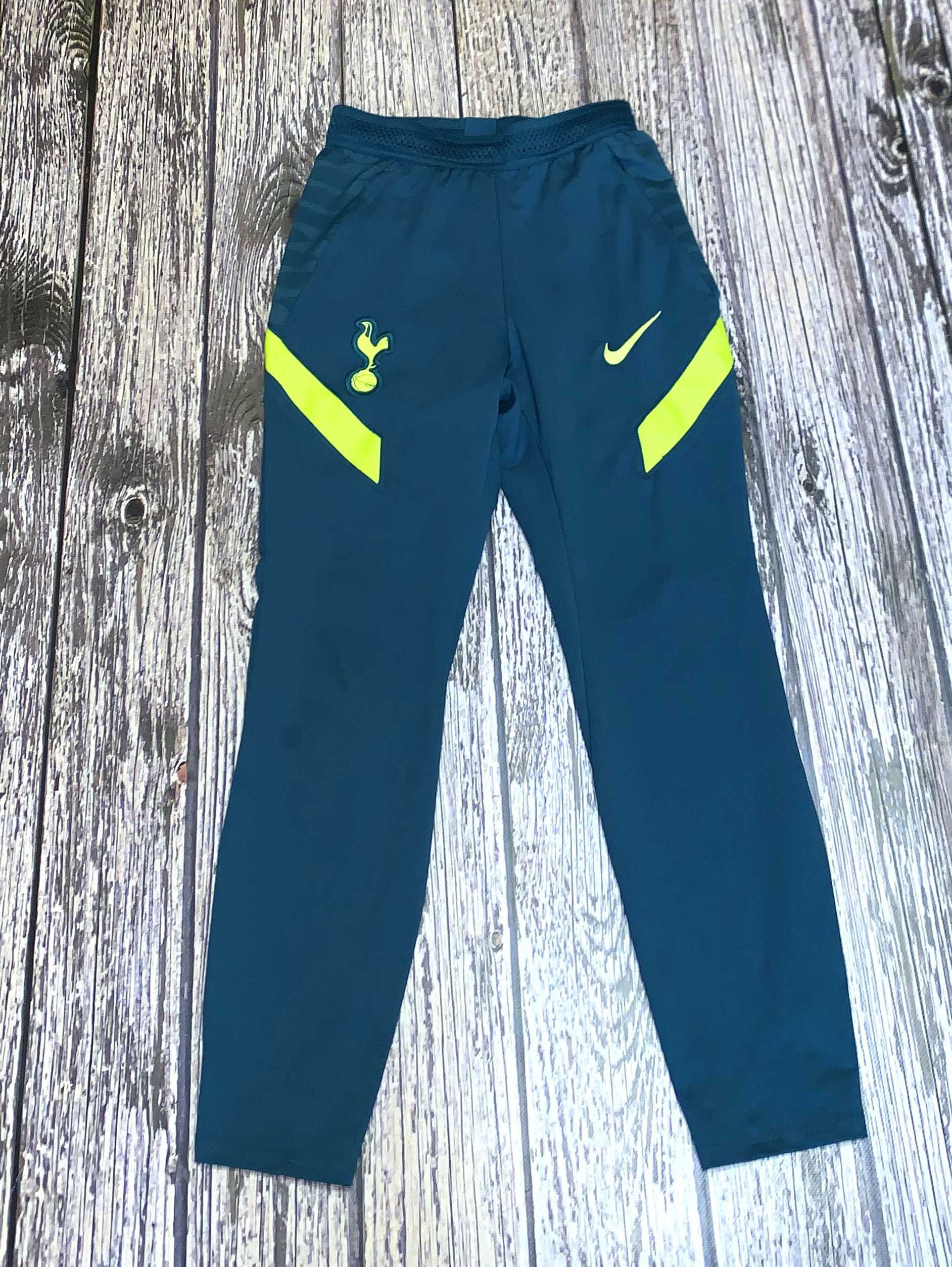Спортивные брюки Nike для ребенка 10-11 лет. 140-146 см