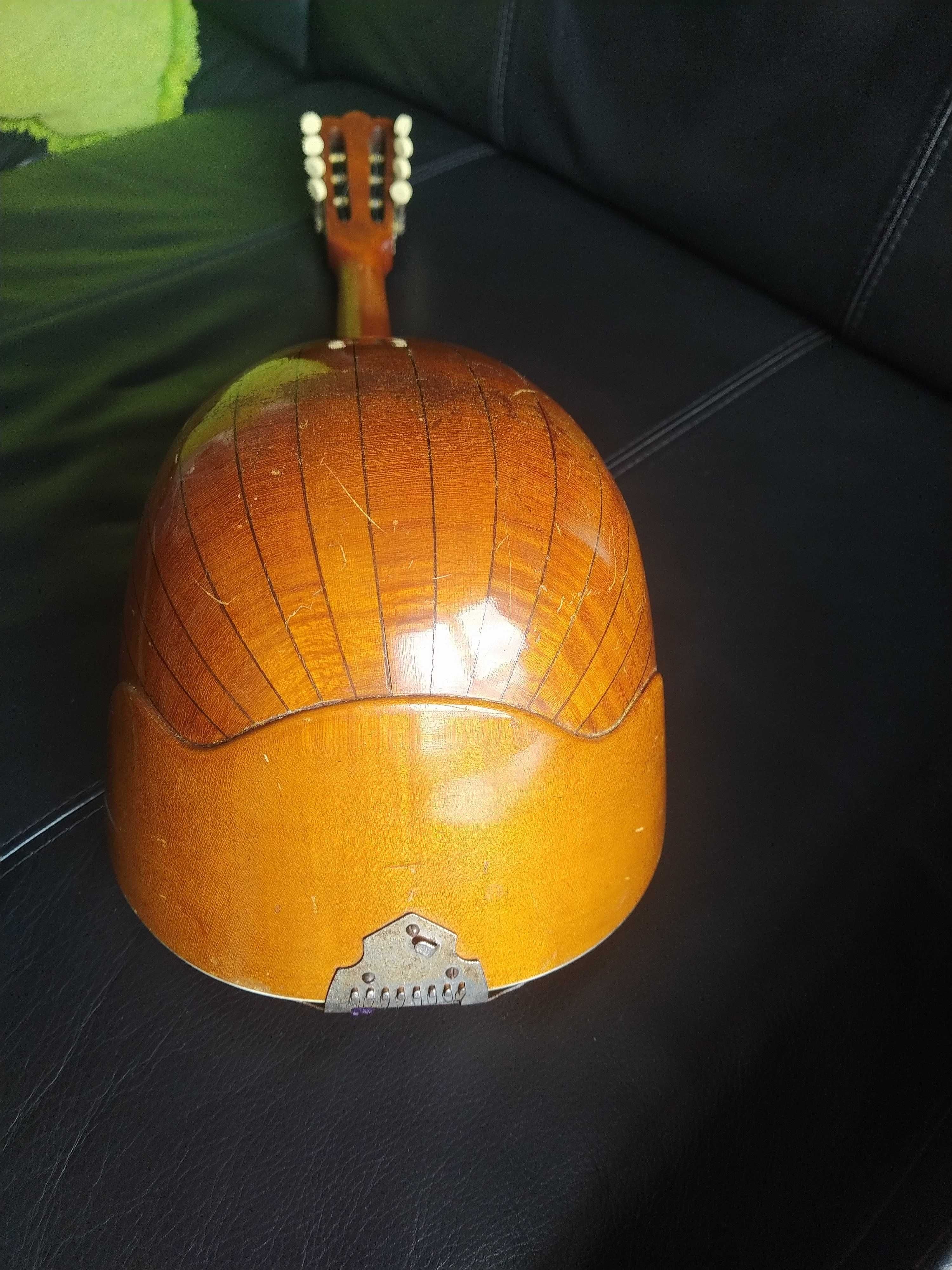 Bandolim vintage, produção artesanal com encrostados