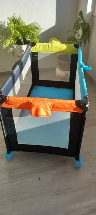 Vendo cama de viagem para criança