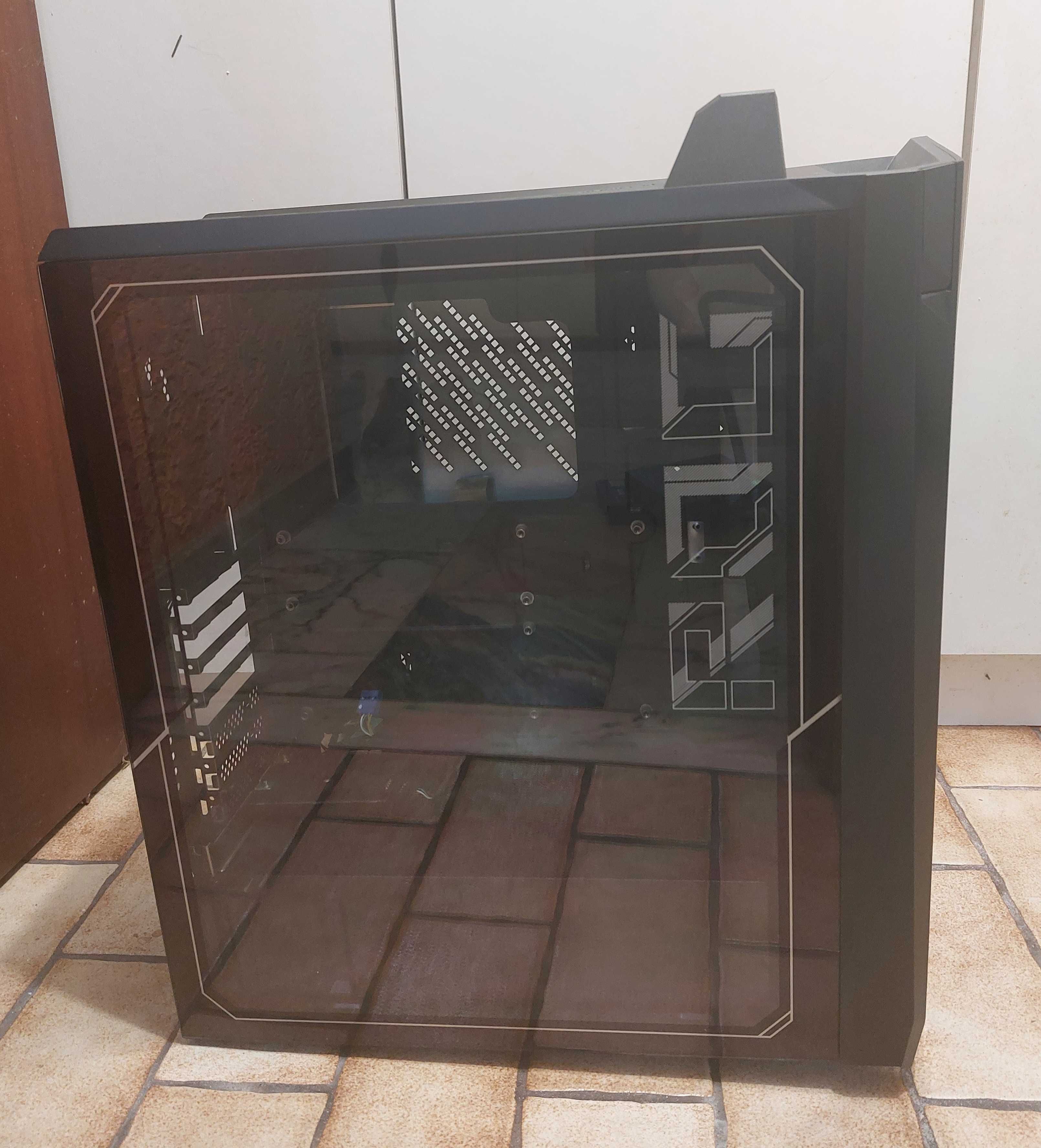 Caixa de PC praticamente como nova
