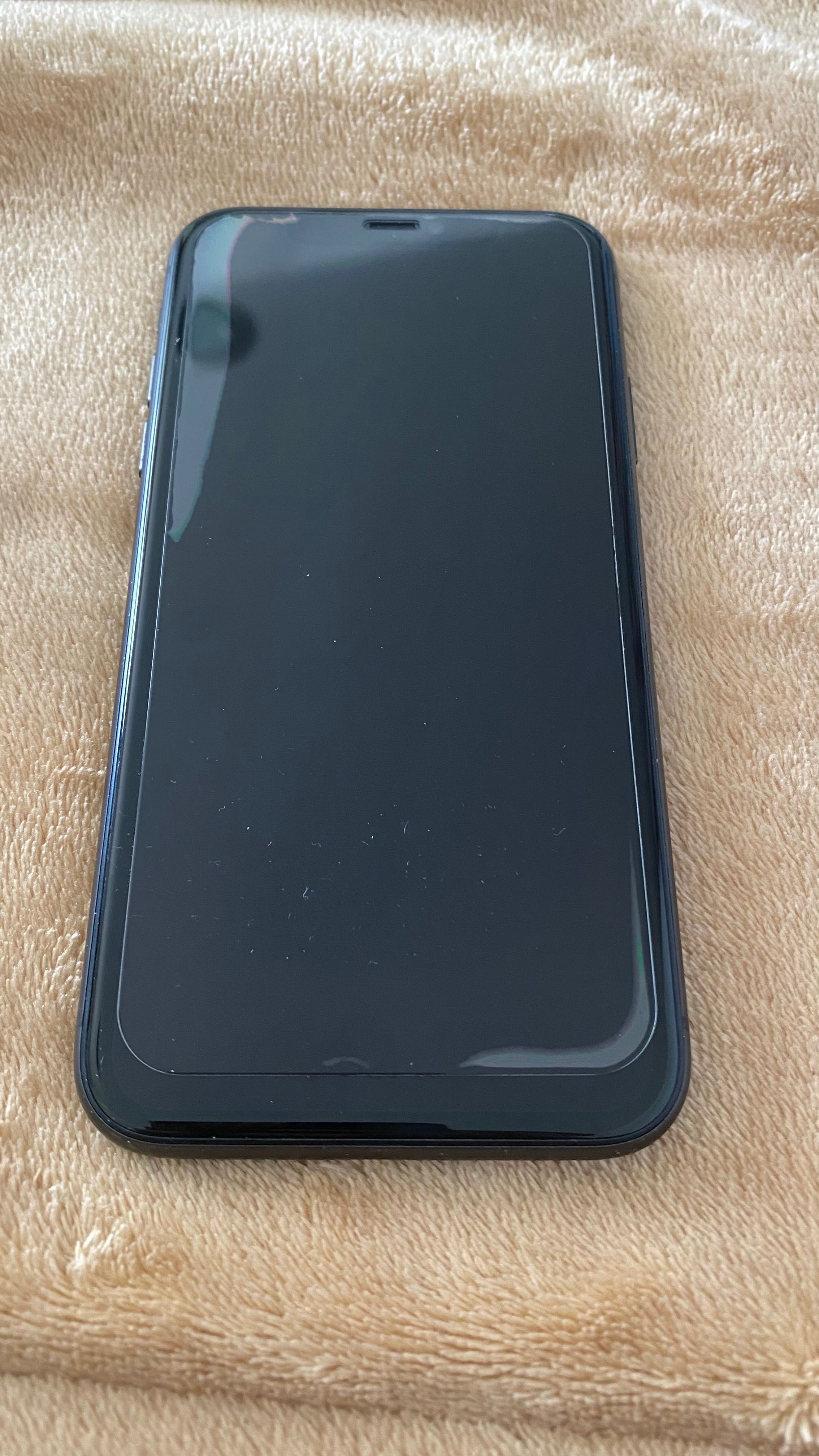 iPhone 11 128GB em bom estado