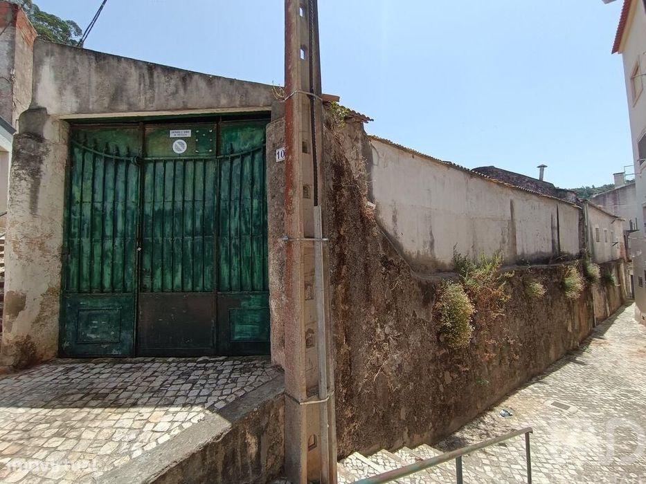 Terreno em Alenquer (Santo Estêvão e Triana) de 150,00 m2
