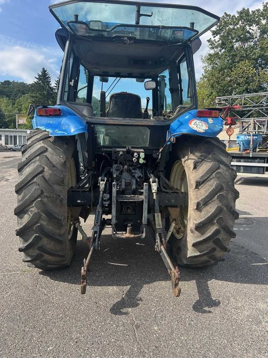 Ciągnik New Holland TM 130 z ładowarką czołową (TUR) - Import z Belgii