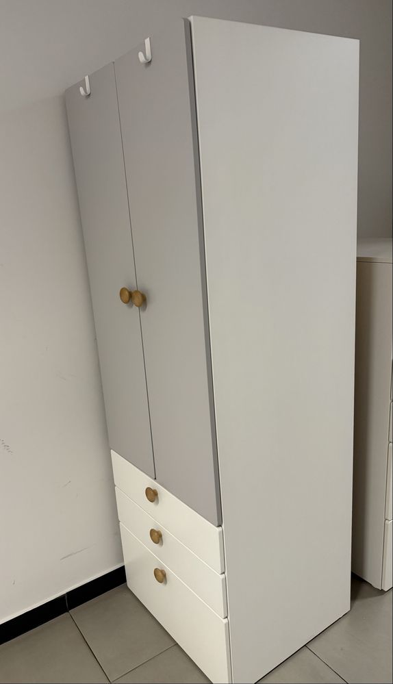 Szafa i komoda dla dziecka Ikea Smastad