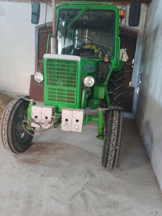 Ciagnik mtz 570 z przyczepom i maszynami