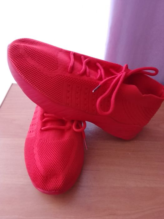 Кросівки 39 розмір