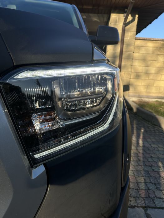 Toyota Tundra 2016 5.7