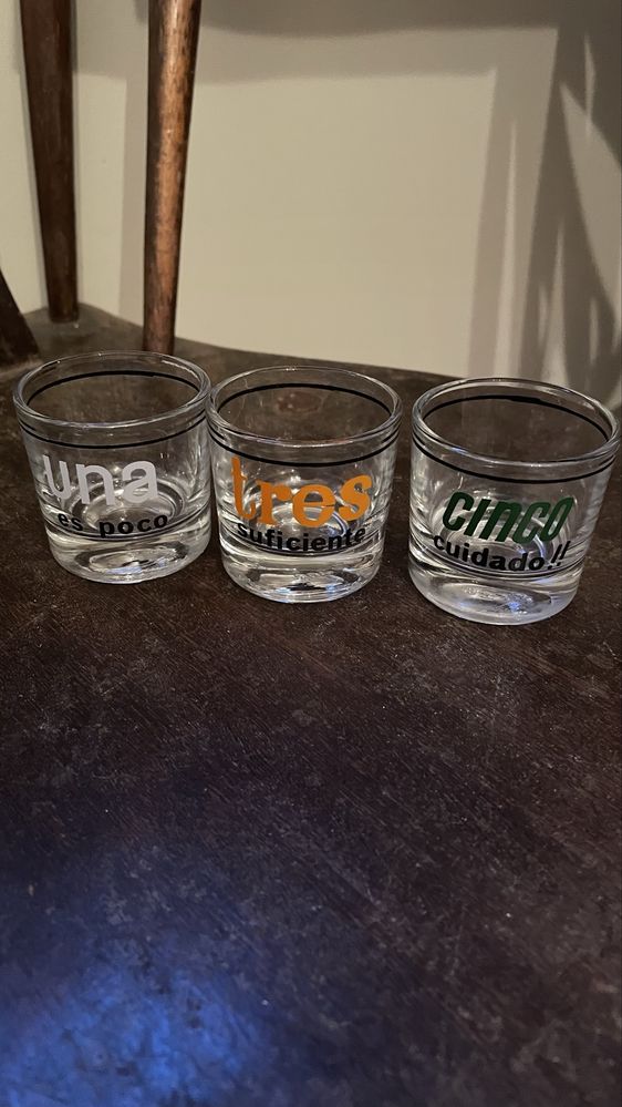 3 Copinhos de Shot