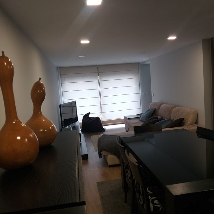 Mesa de jantar com 6 cadeiras,extensível dando para 8/10 lugares.