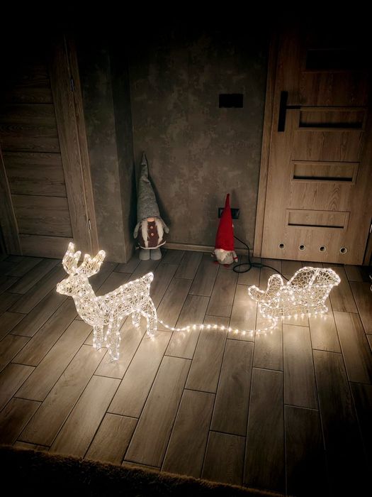 HIT AKRYLOWY Renifer świąteczny z saniami LED 150cm 11m figura świątec
