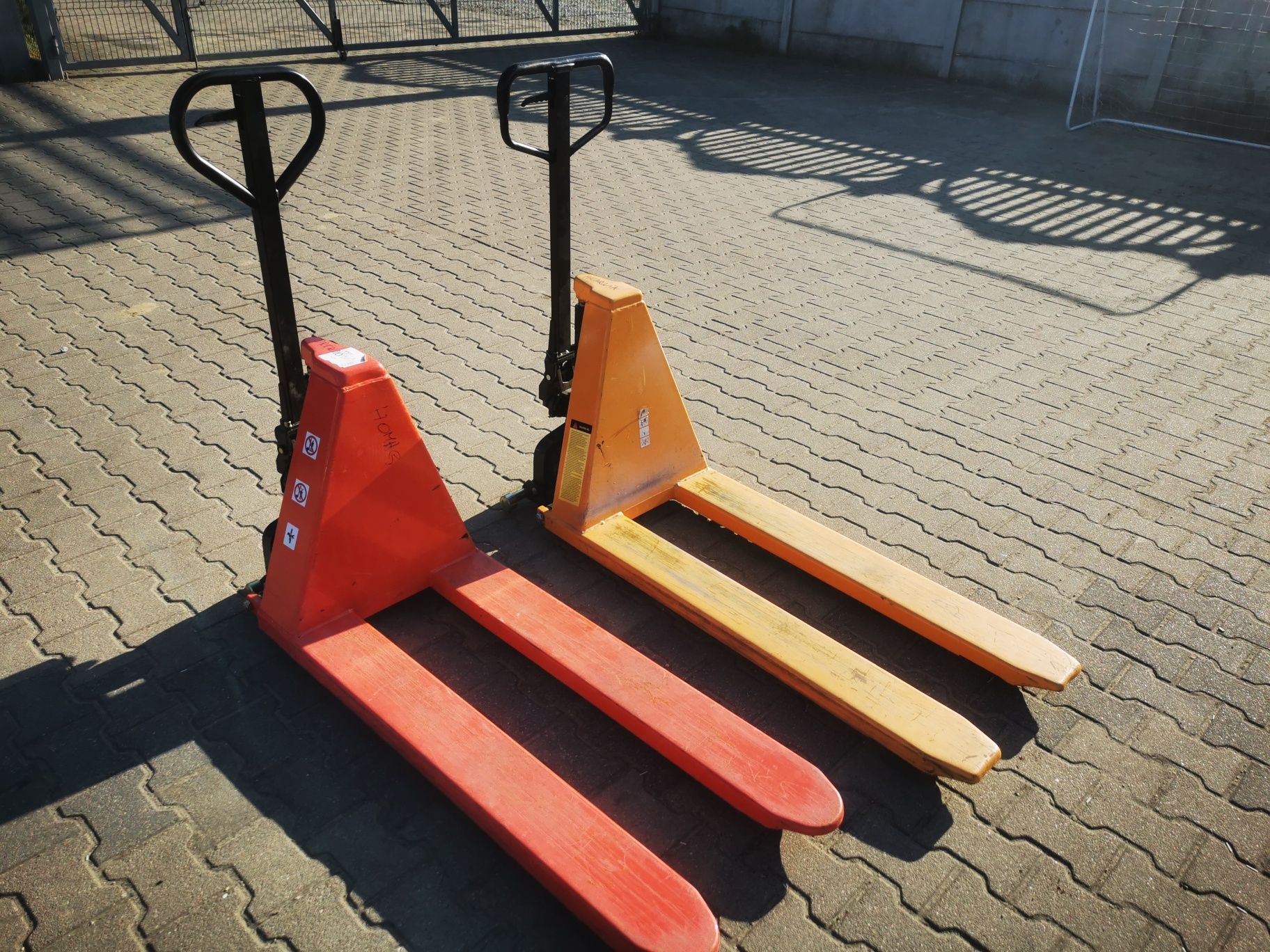 Wózek paletowy nożycowy paleciak