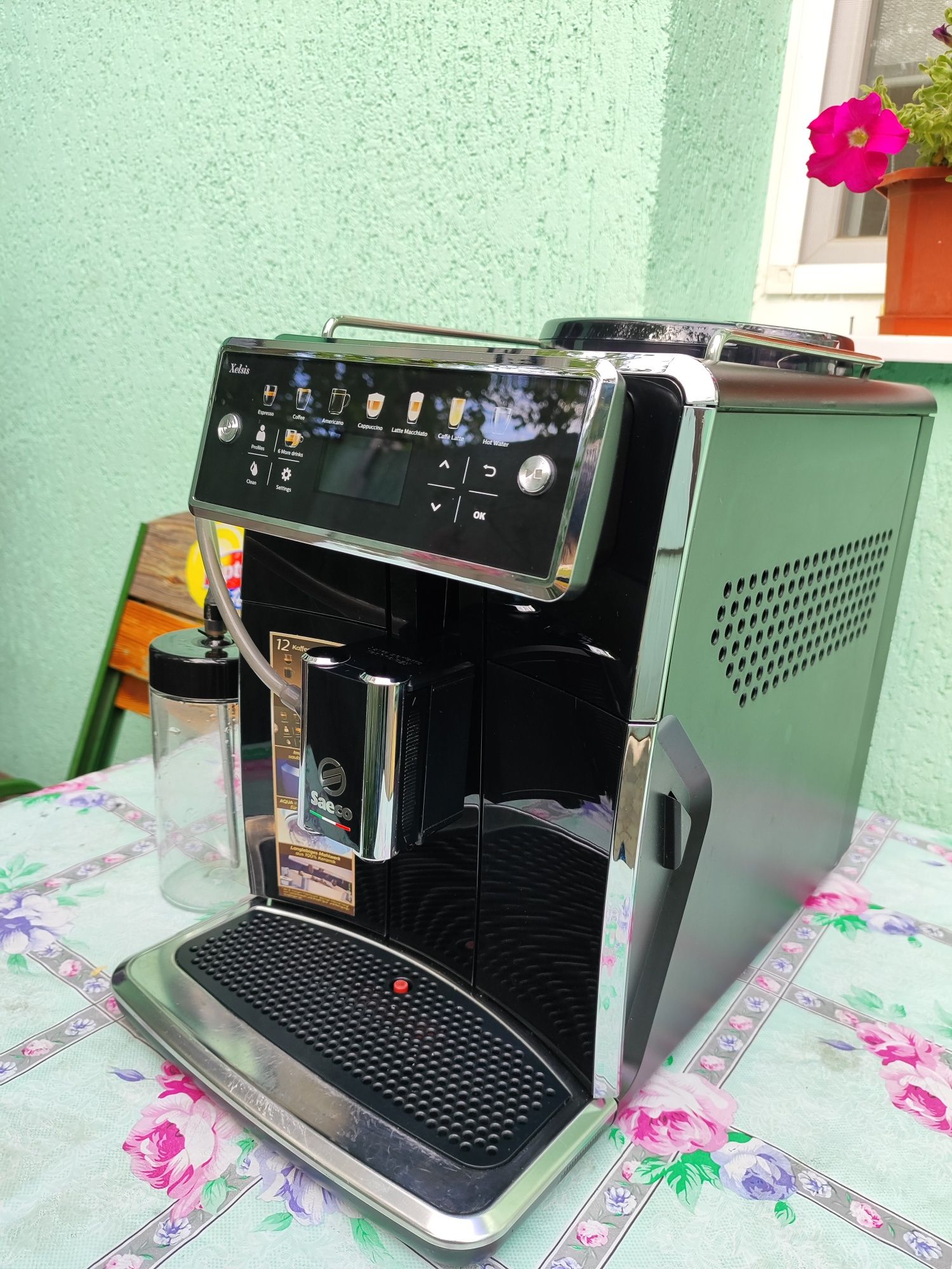 Кофемашина Saeco Xelsis SM7685