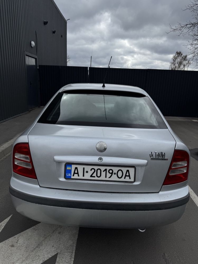 Продам шкода тур 2001 рік 1,6 газ бенз