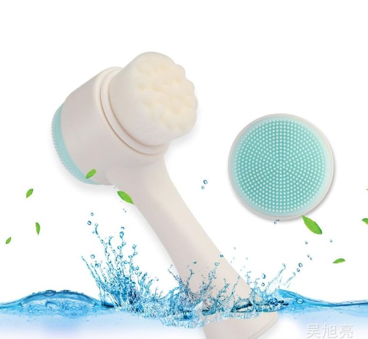 Oczyszczająco-złuszczający peeling do mycia i masażu skóry