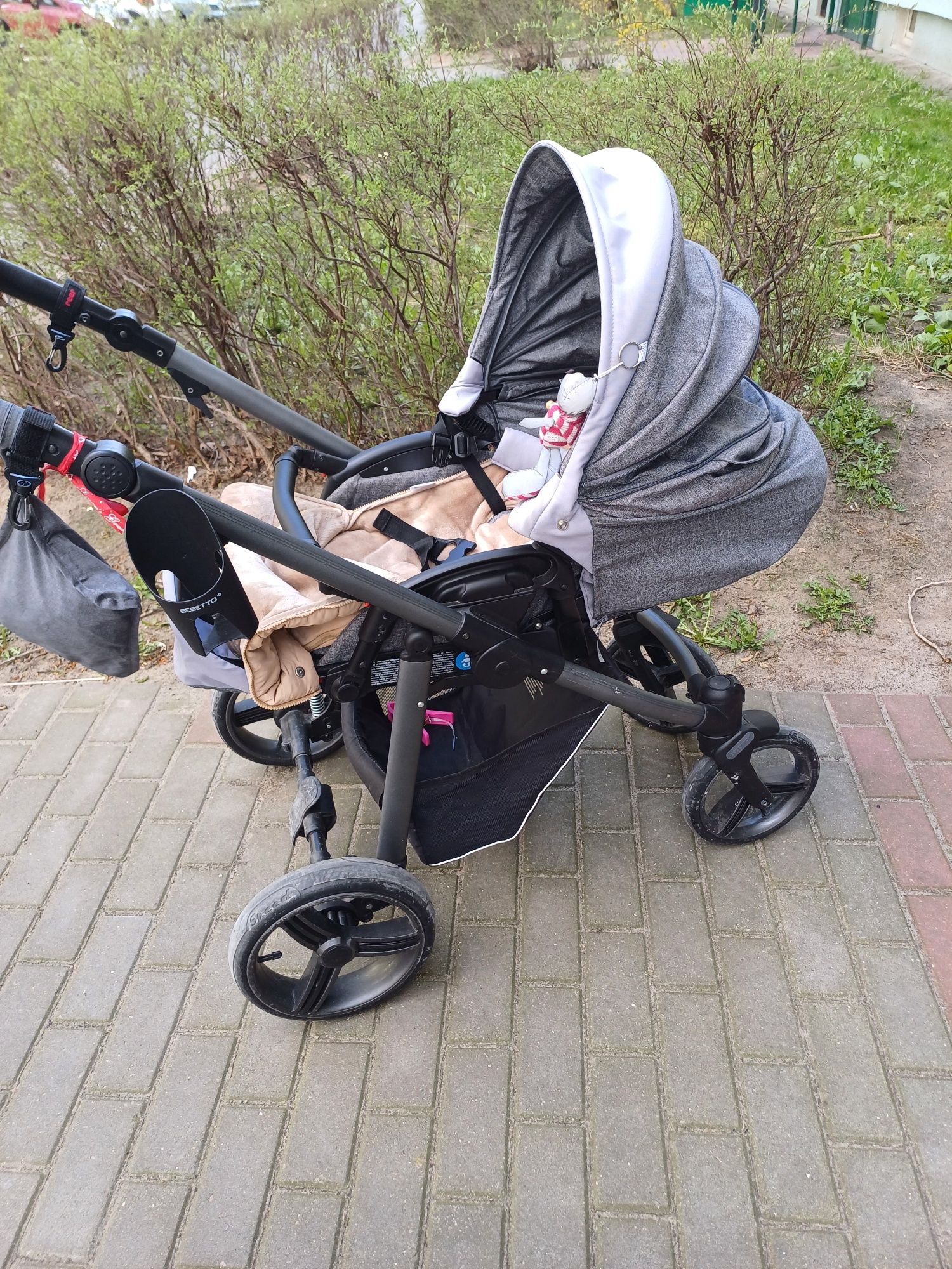 Bebetto voulcano 2w1 + maxi cosi cabriofix