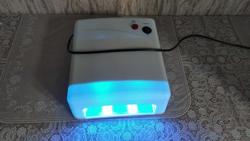 Лампы и вытяжка (без мешка) для маникюра