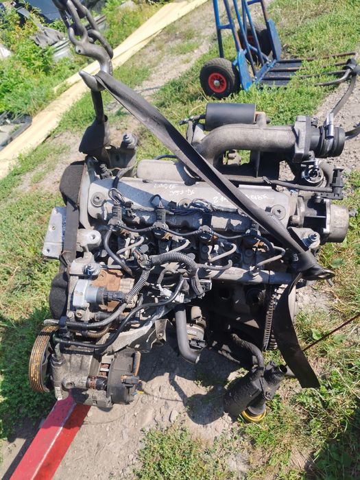 Двигун Мотор Двигатель Renault Laguna Trafic Scenic Opel Vivaro 1.9