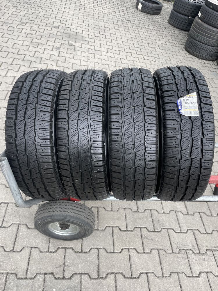 4xMichelin Agilis x-ice North 215/65R16c 25r
