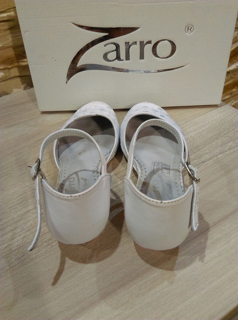 Buty baleriny czółenka komunijne skórzane Zarro rozm. 34 (22 cm)