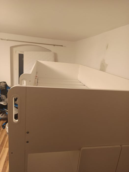 Sprzedam łóżko z biurkiem i szafa IKEA