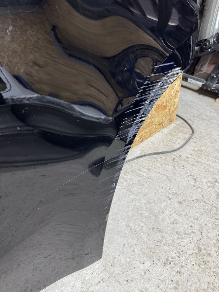 Tesla Model Y двері задні ліві