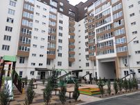 1-к Юності, Prestige Hall.