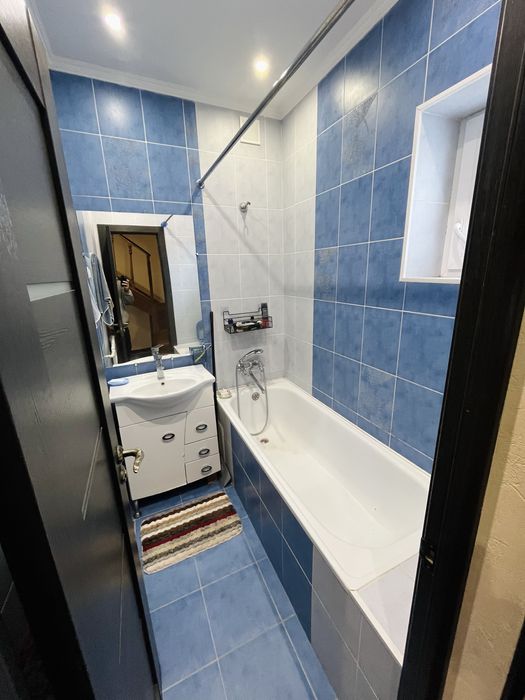 Будинок з ремонтом та терасою