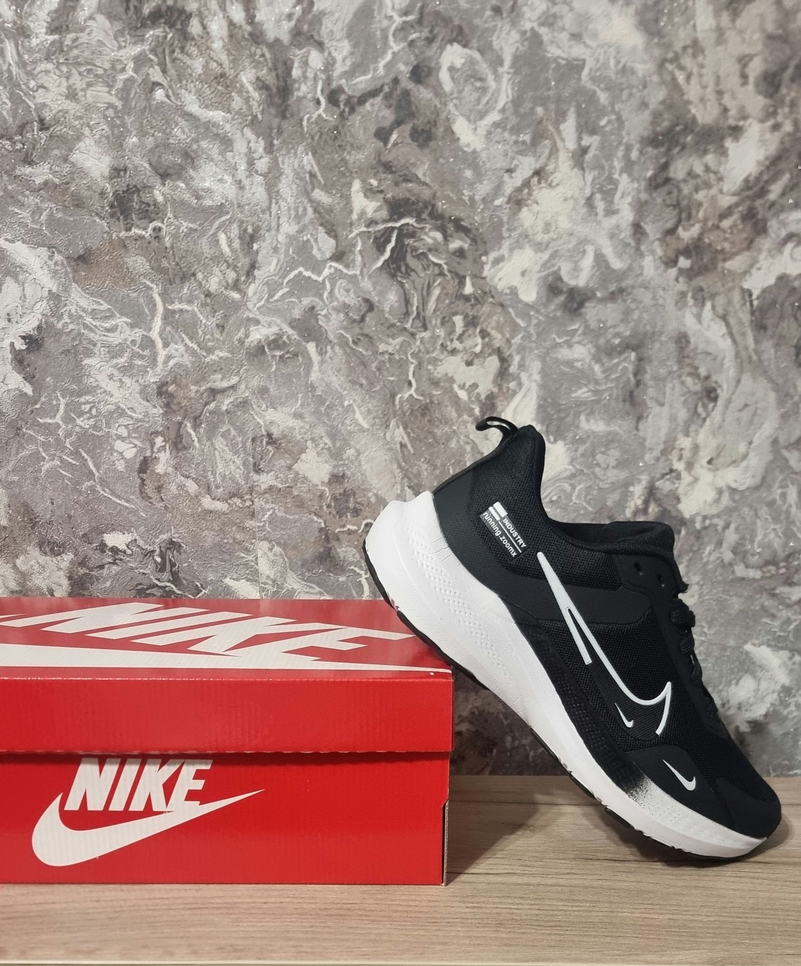 Кросівки  Nike Shield
