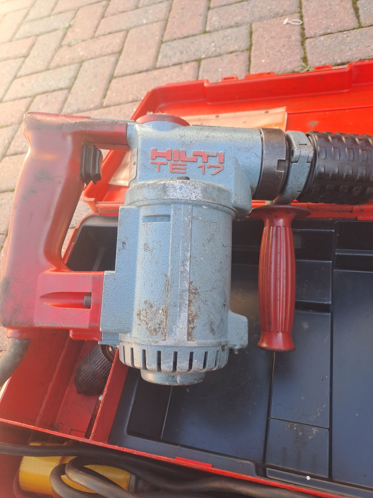 Młotowiertarka Hilti 110v