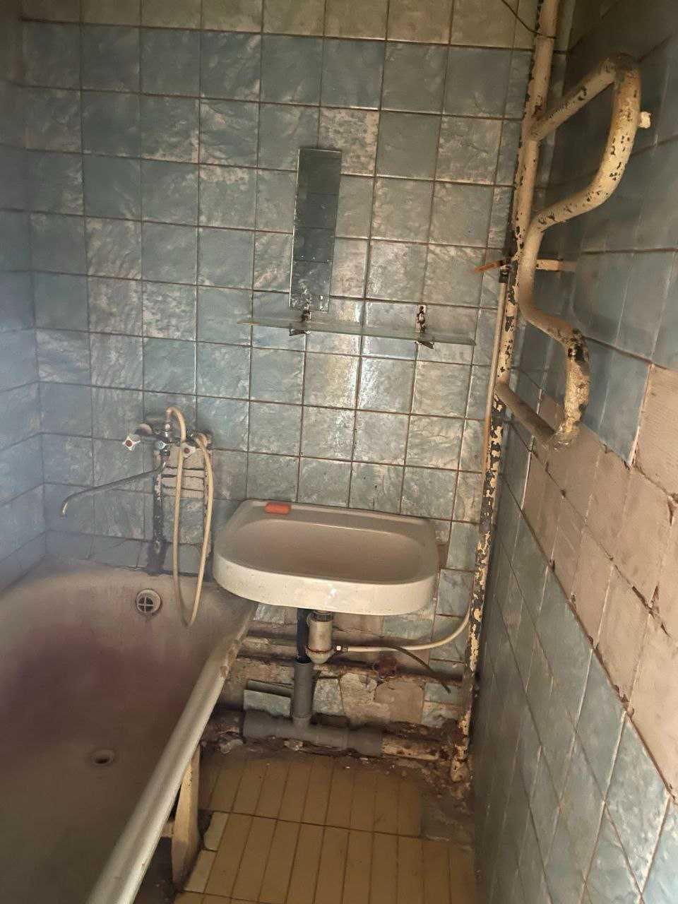 м.Київ! Борщагівка . Двокімнатна видова Квартира з роздільними ходами.