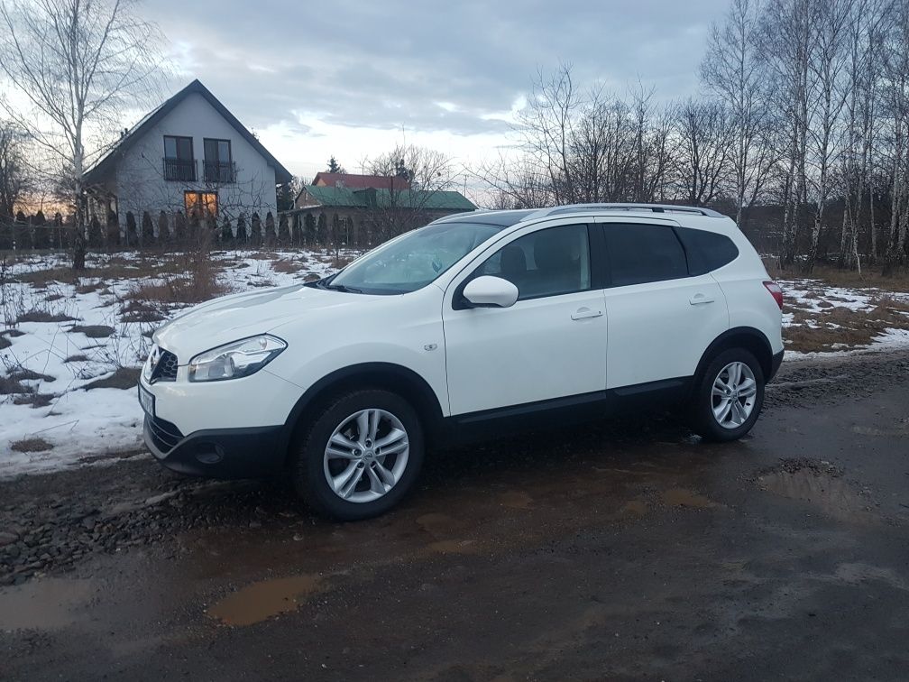 Nissan Qashqai  +2