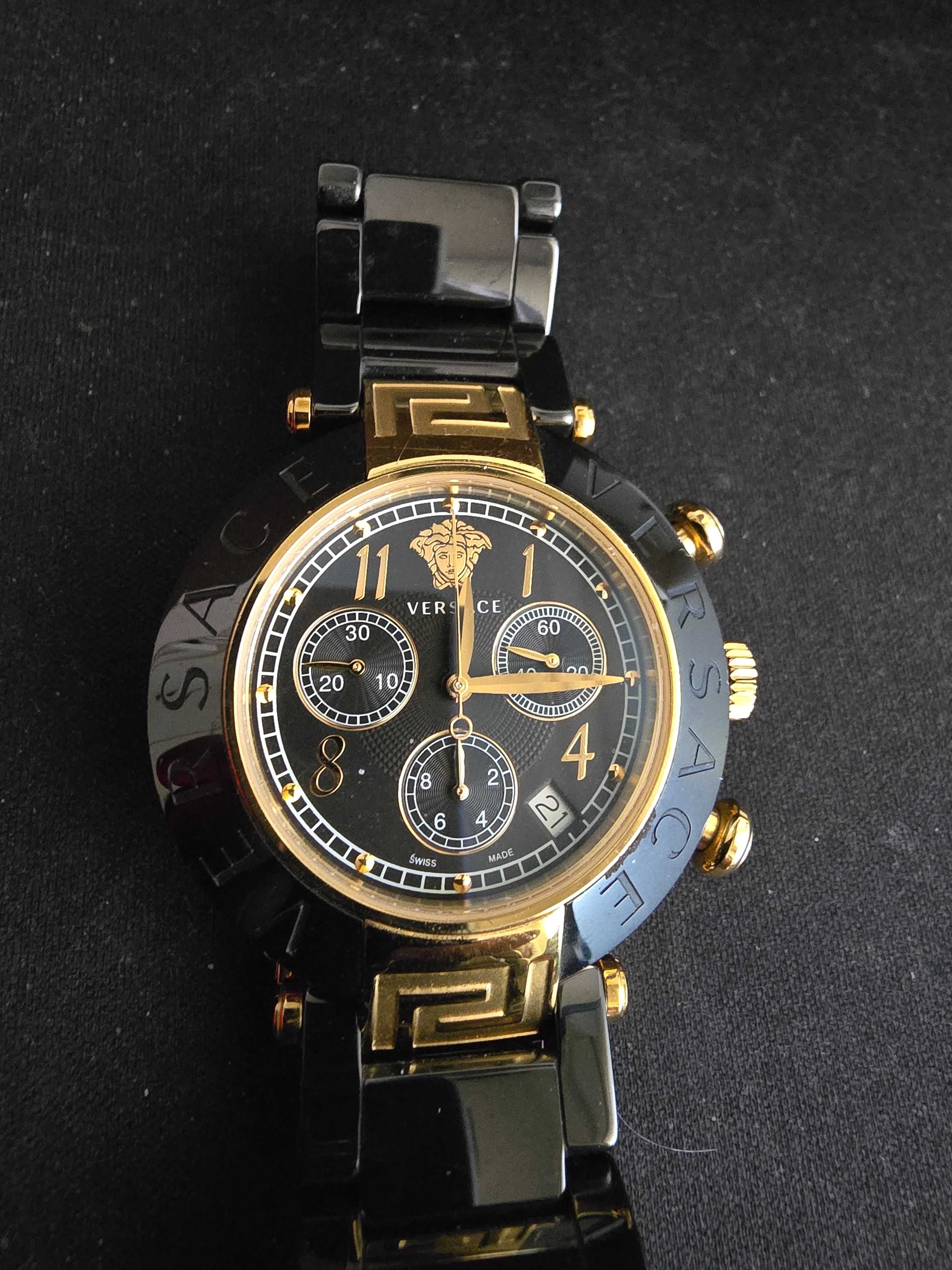 Relógio Versace Preto e Dourado. Senhora