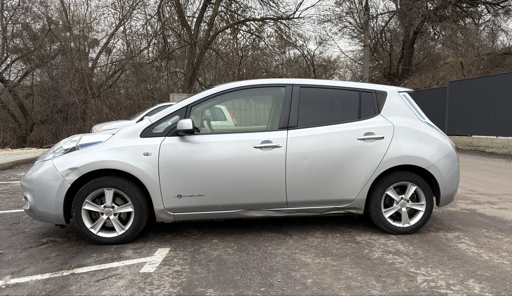 Продам Nissan Leaf 24kw