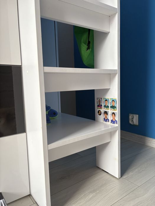 Łóżko piętrowe z biurkiem