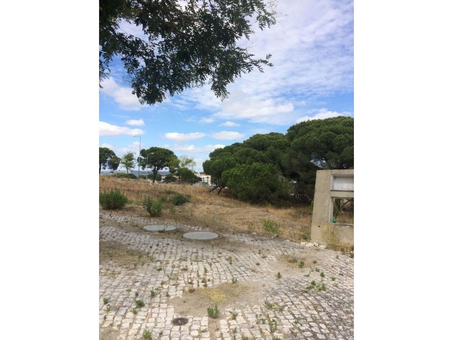 Setúbal - Lote P/ Moradia Em Banda 2 Pisos