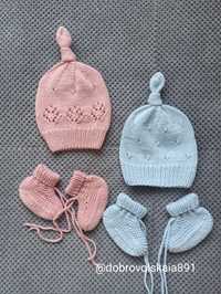 Вязаный комплект шапочка и пинетки (носочки)
