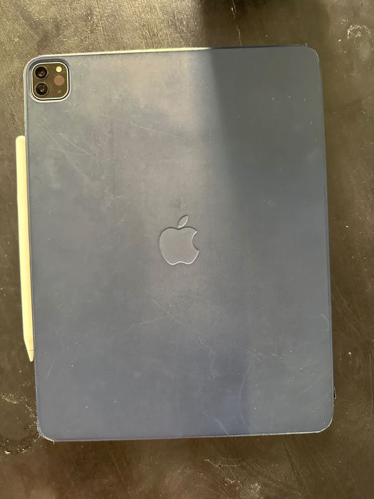 ipad pro 12.9 M1 (5ª geração) 128 GB com capa e sem pencil)