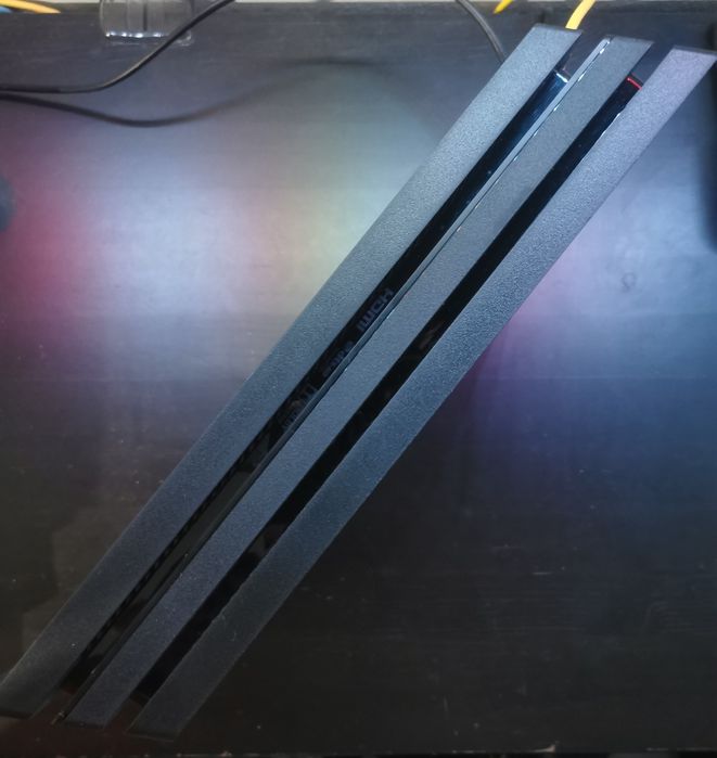 Playstation 4 Pro 1TB 4K, com conta