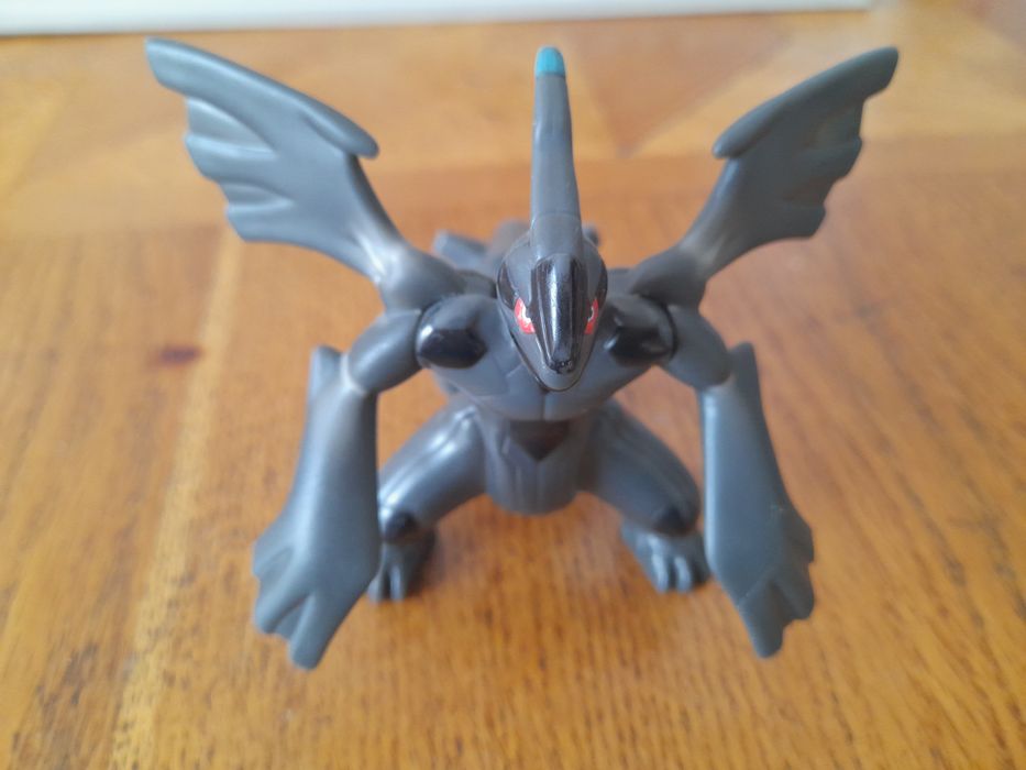 Покемон Зекром, іграшка.