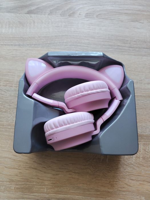 Круті та яскраві підліткові навушники