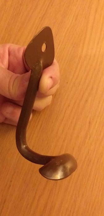 Cabide de design antigo que não marca a roupa