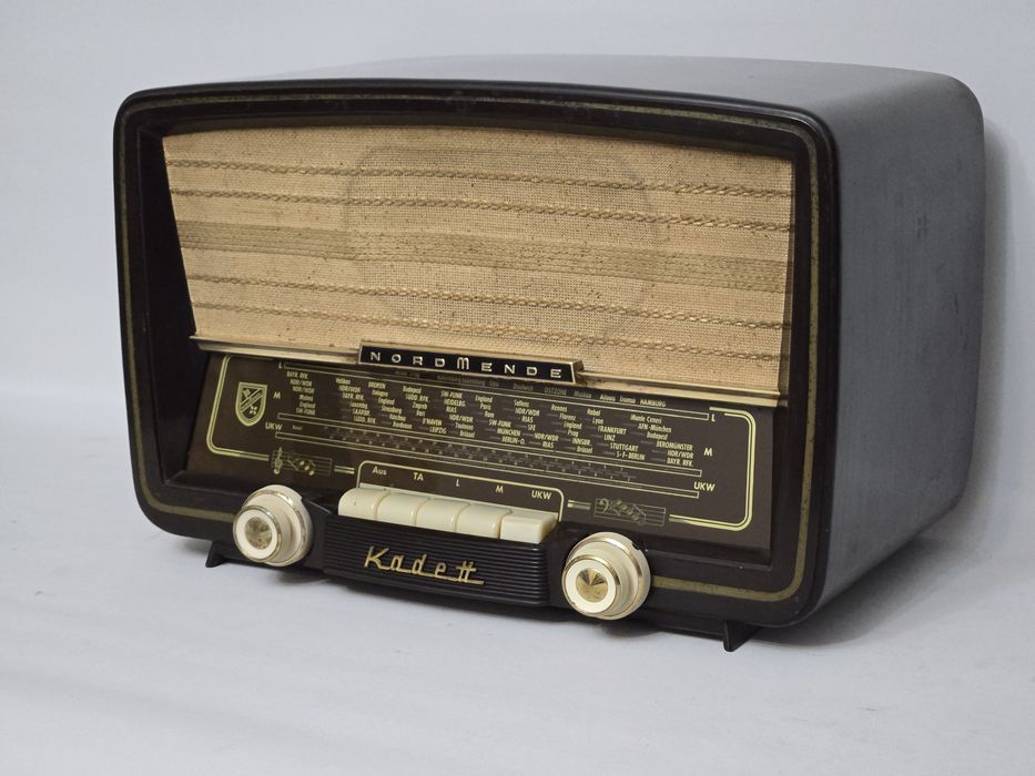 Rádio antigo reparado Nordmende