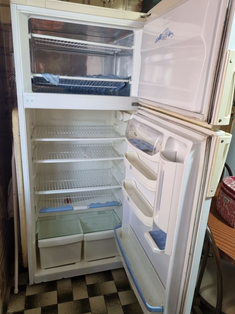 Frigorífico com Congelador Whirlpool