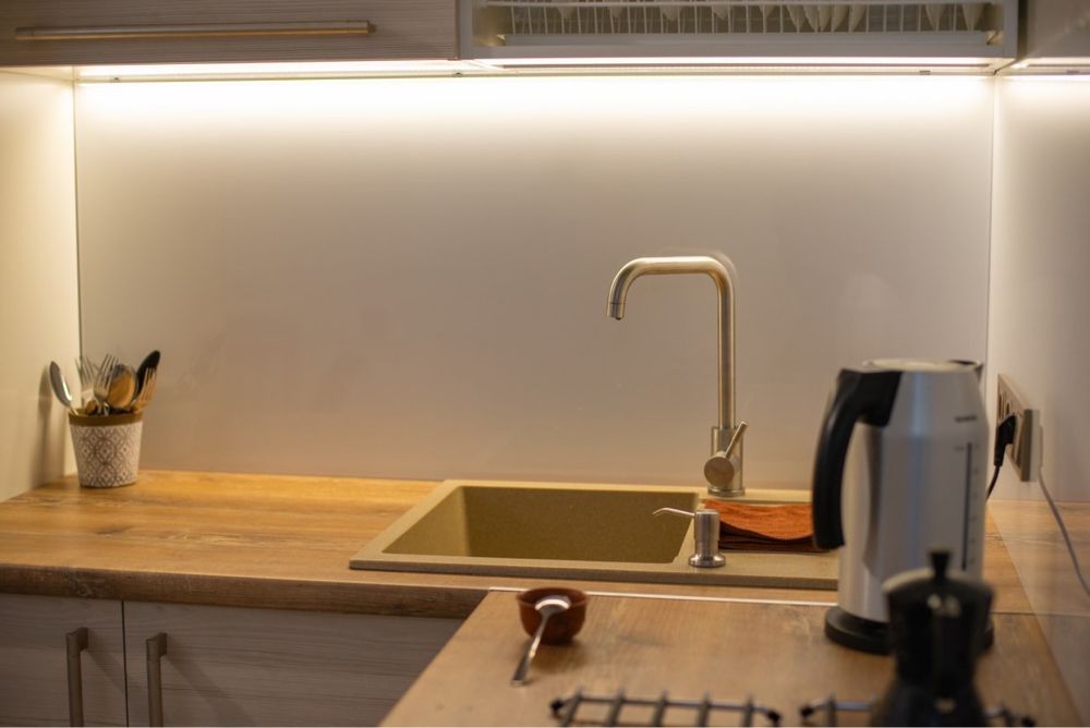 Продам 1-кімн. Квартиру, 45 кВ.м., Нікольський, Площа Конституції