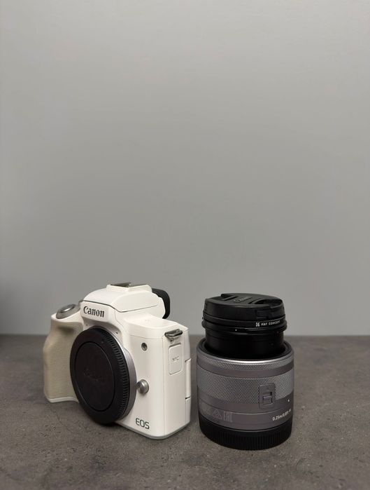 Фотоапарат Canon EOS M50 Mark II + 15-45 IS STM Kit (White)