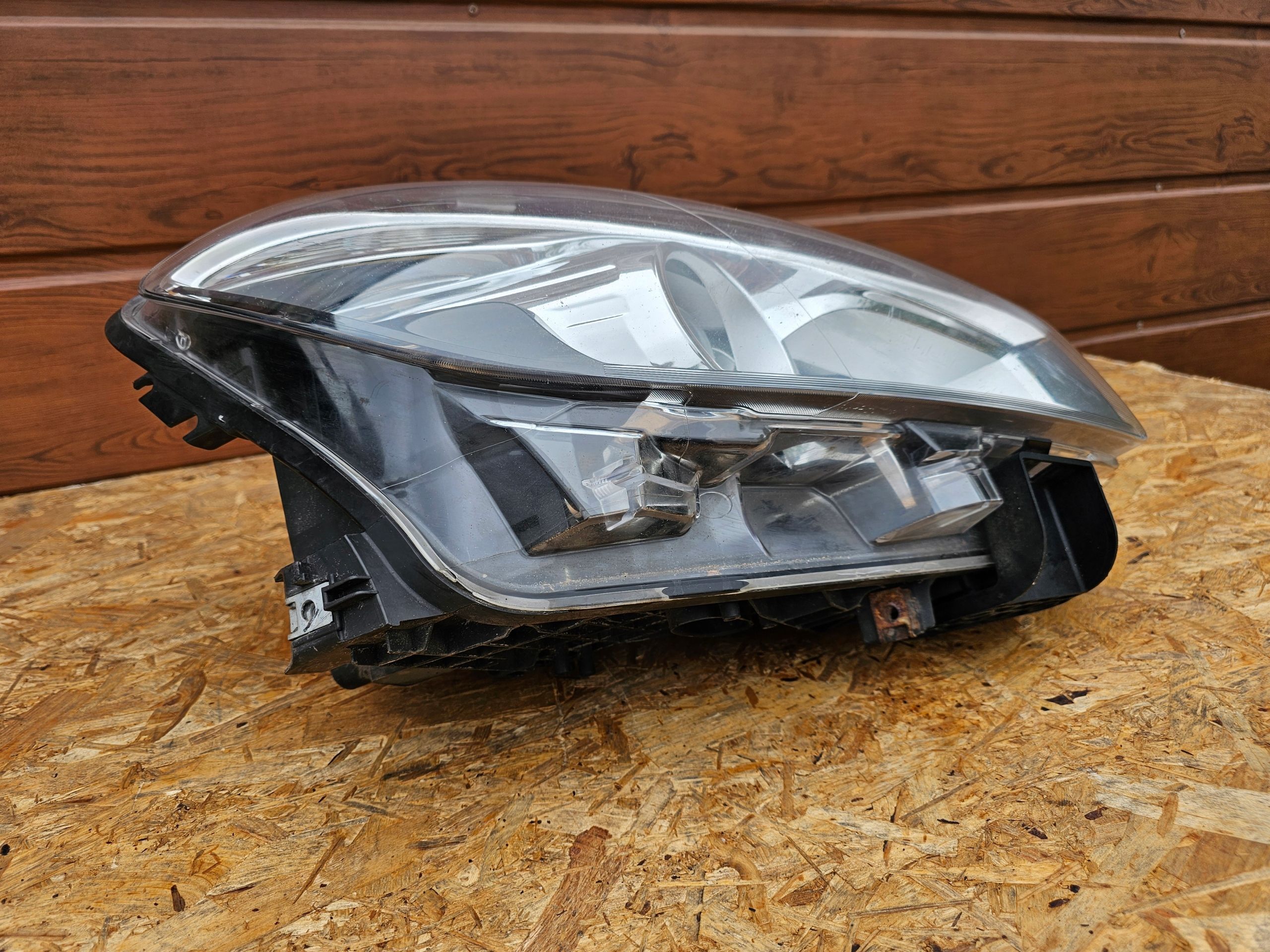 Lampa Prawa Prawy Przód Nissan Qashqai J10 Lift