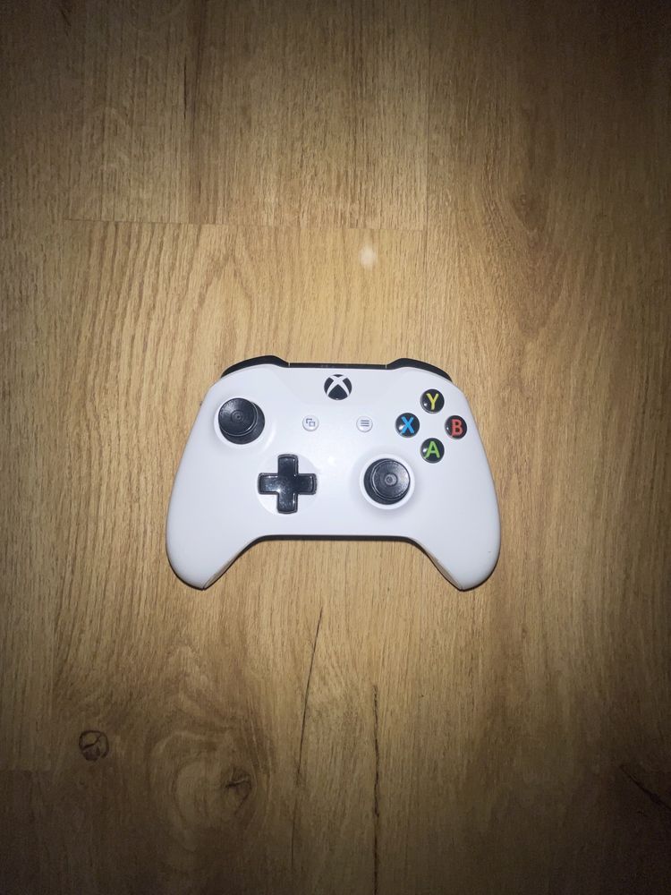 XBOX ONE S 500 Mb  + biały  kontroler